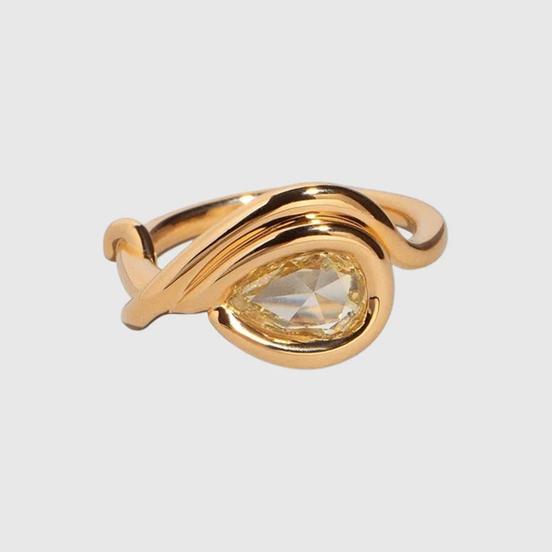 Graceful Gold Helix Ring with Intricate Design