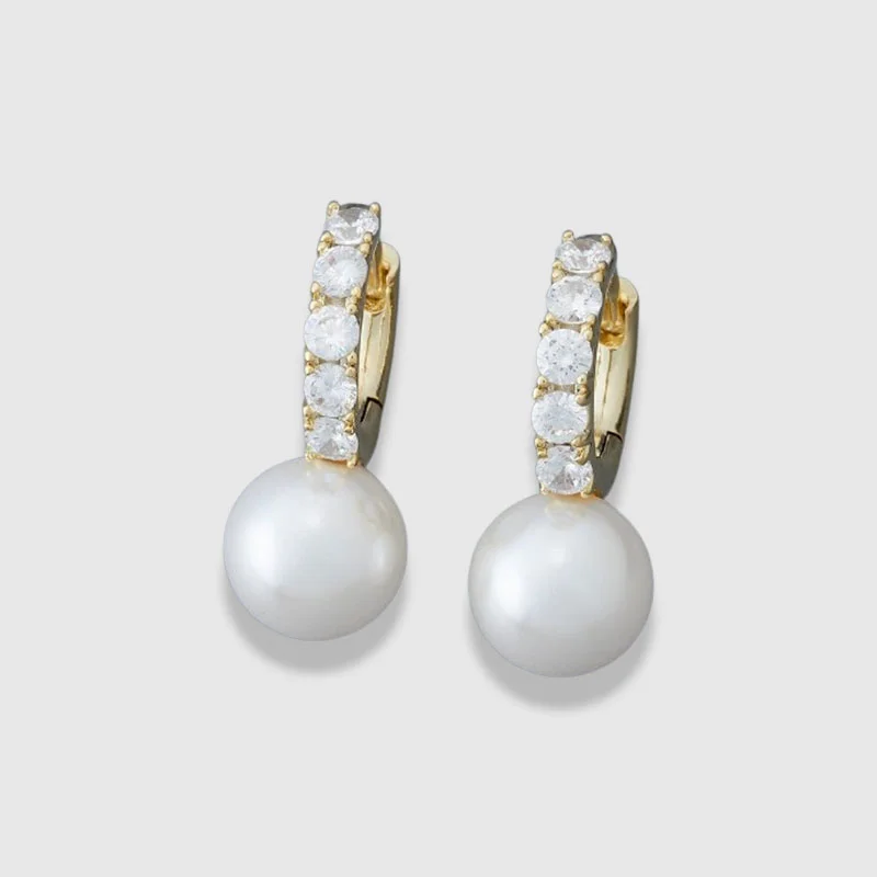 Blossom Cluster Gold Earrings with Zircon & Pearl