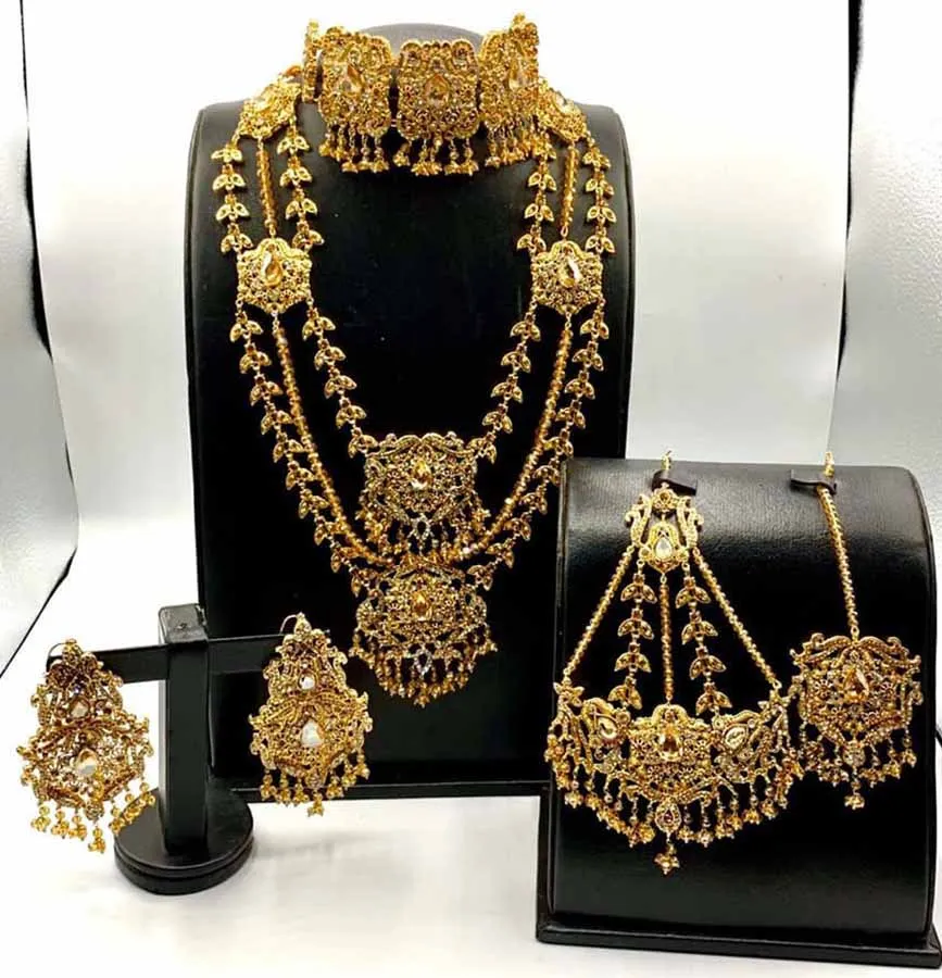 Selecting Your Wedding Jewelry Designs (1)