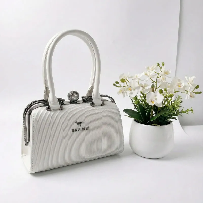 Light Beige Leather Handbag of Ben Mei